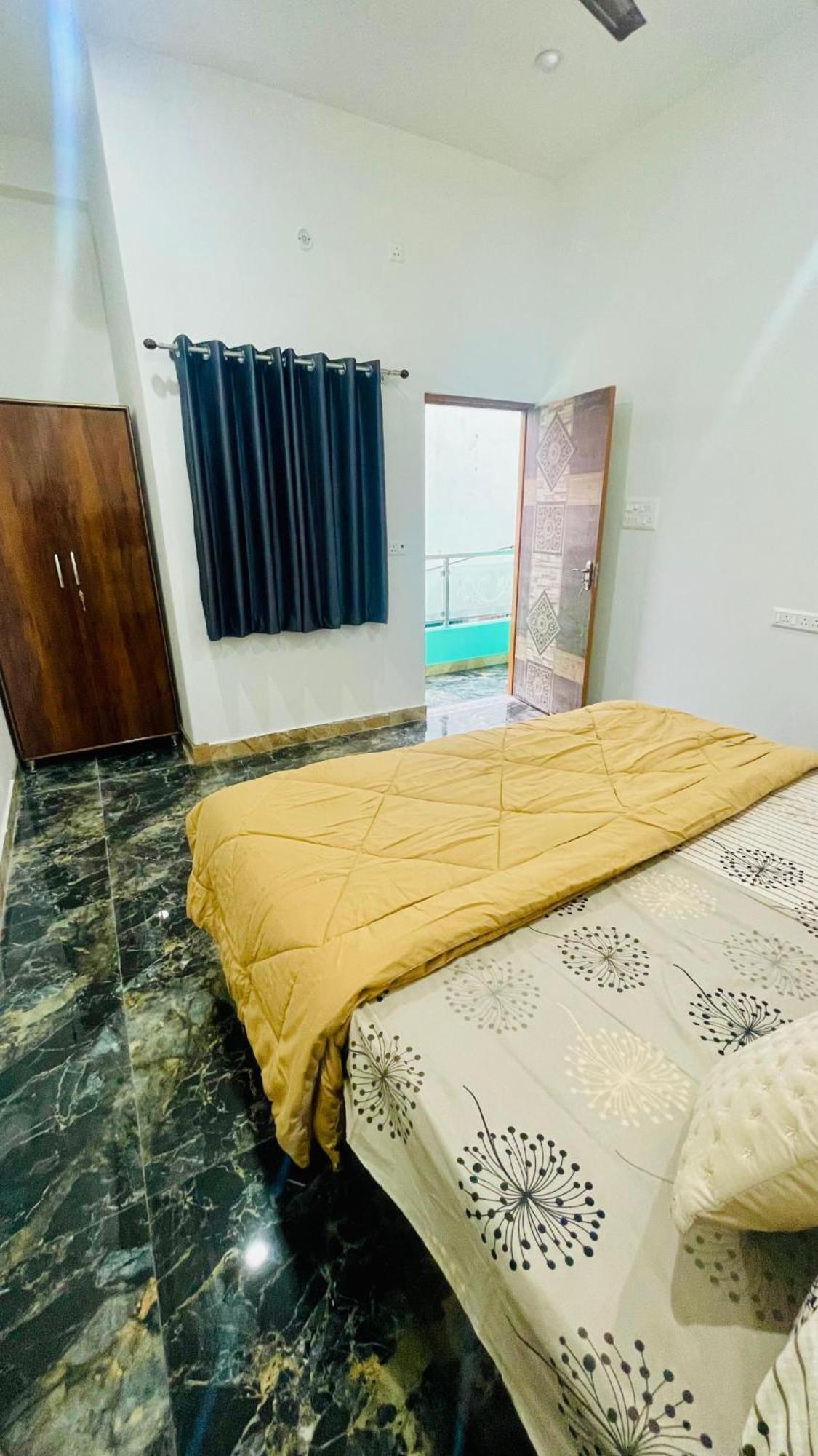 Amrita Residency Villa Varanasi Exterior photo
