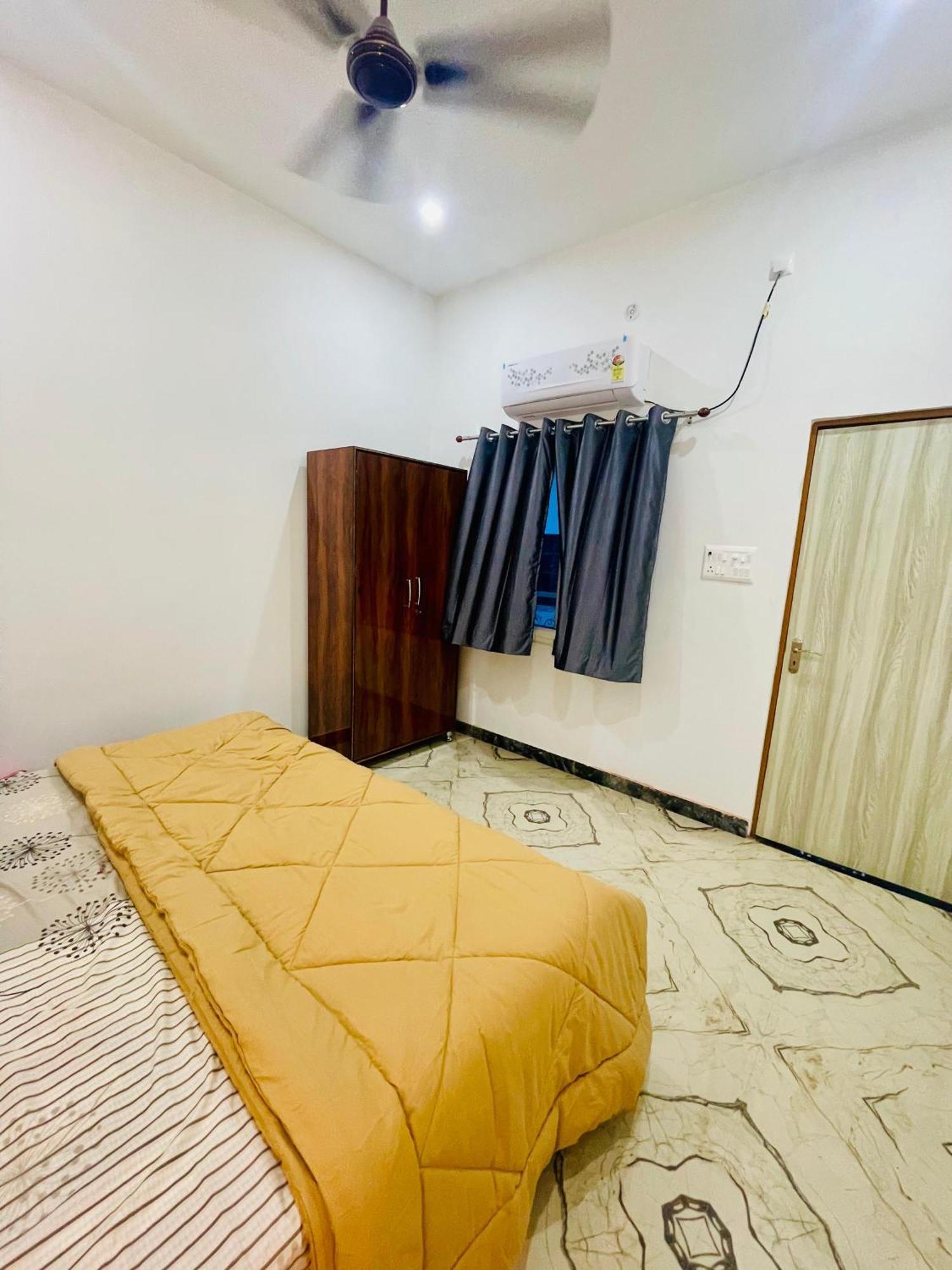 Amrita Residency Villa Varanasi Exterior photo